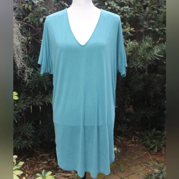 green emerald velvet dress CUPSHE Women Backless Maxi Beach Summer Dress V Neck Lace Cutout Back Tie  Spaghetti Strap Casual Wedding Guest Dresses Mint Green, S at Amazon  Women's Clothing store